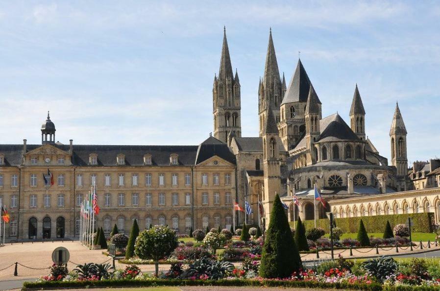 Le Saint Pierre, Atypique Au Coeur Du Centre Ville Appartamento Caen Esterno foto